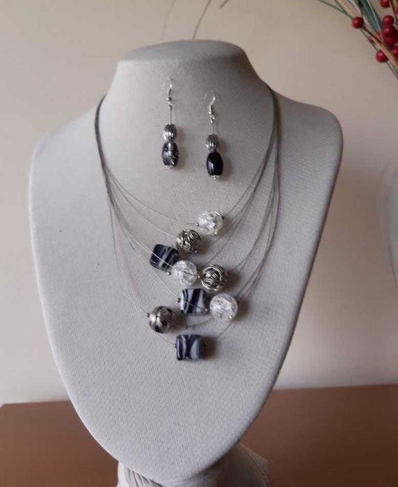 naszyjnik z kolczykami czarno-biały