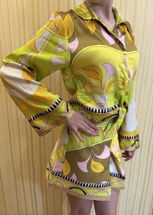 Жіночий    костюм