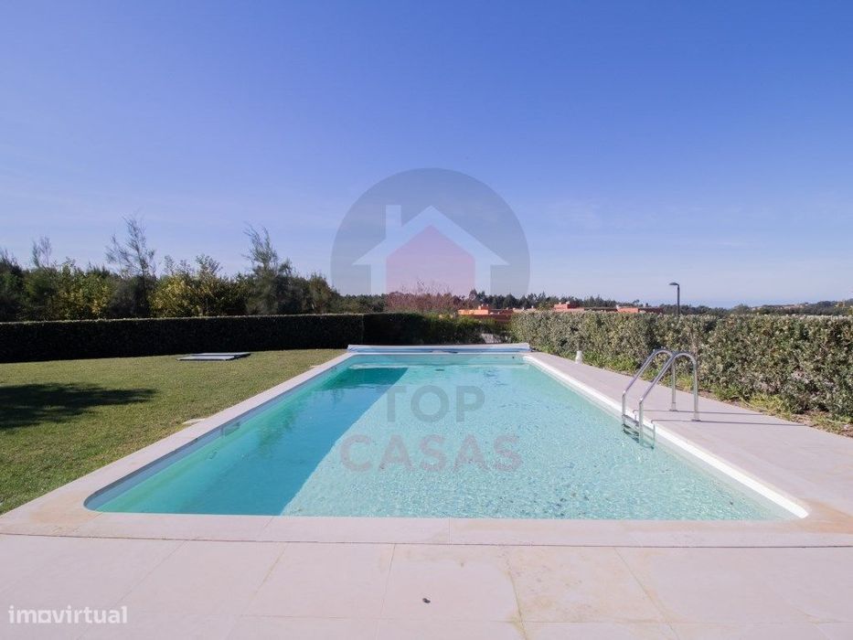 Moradia no Bom Sucesso com piscina privada