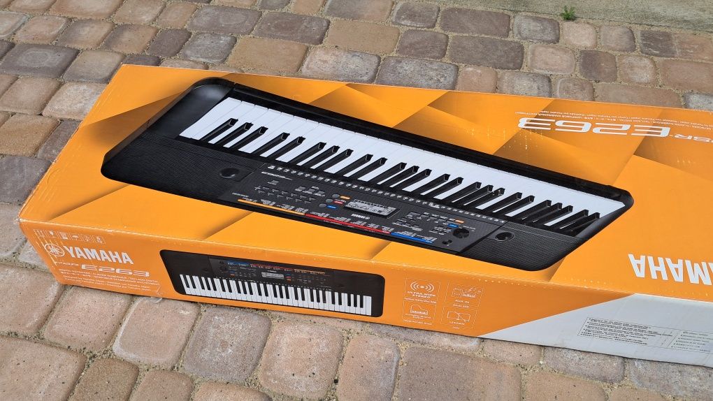 Keyboard Yamaha ESR 263
