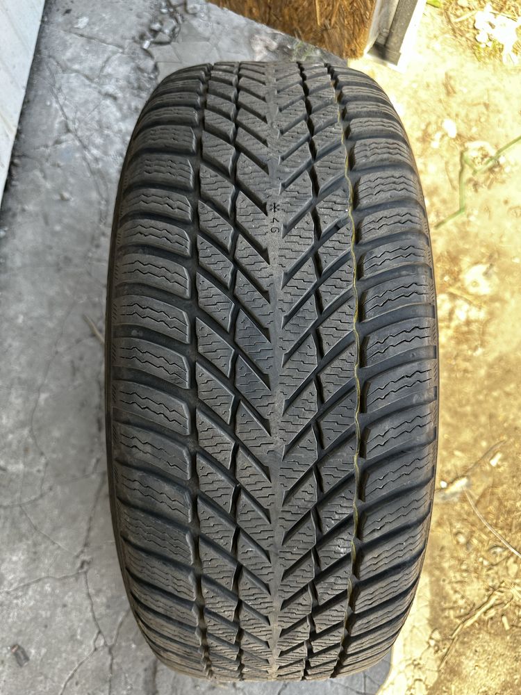 Продам зимние шины Nokian Snowproof 2 215/55 R17