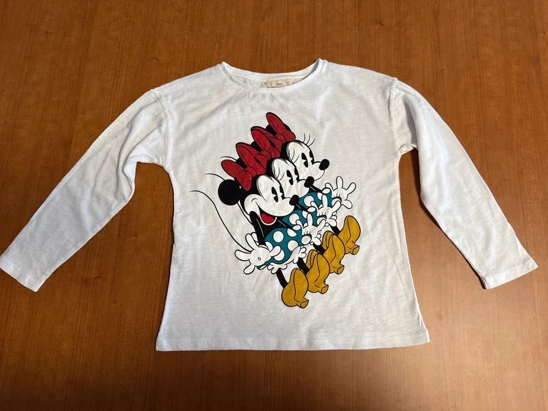 T-shirt nova de menina
