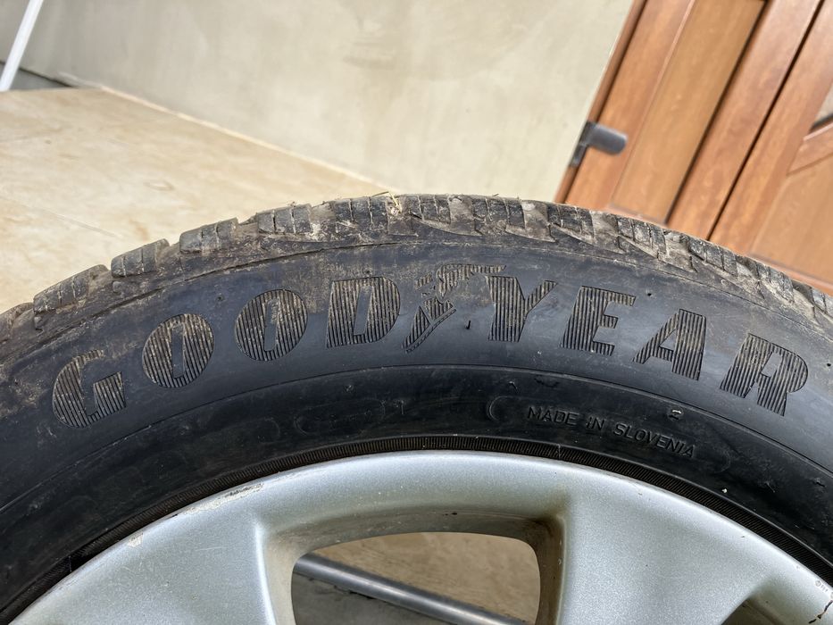 Диски з зимовими шинами