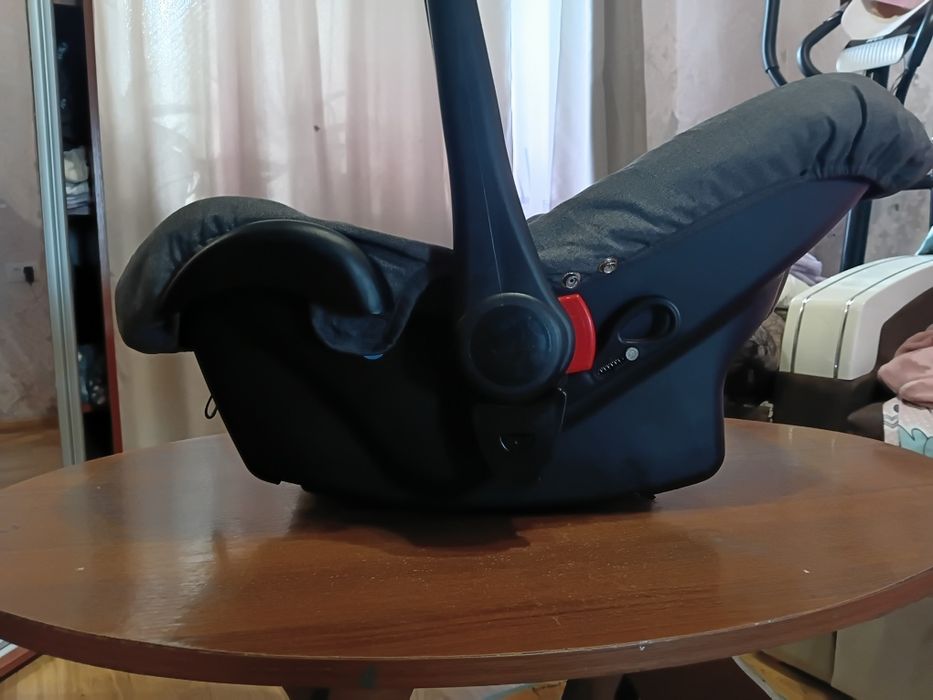 Детское автокресло от 0-10кг.