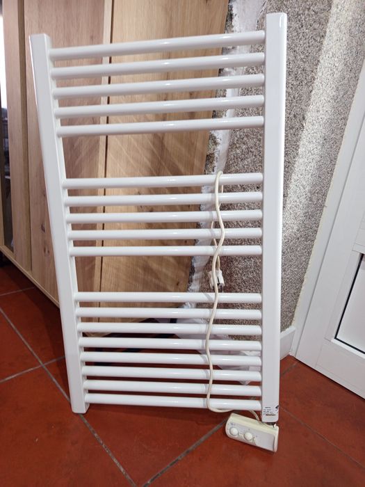 Toalheiro branco 500 watts