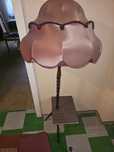 Stara lampa stojąca