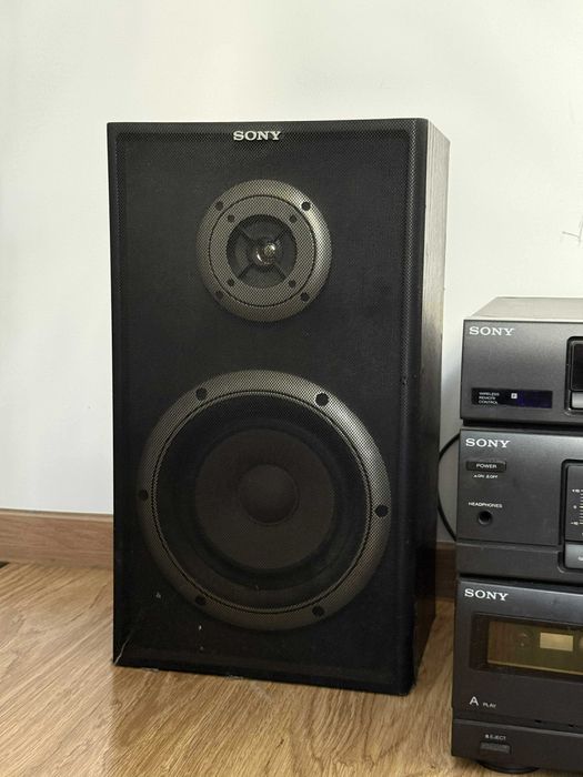 Wieża Sony z kolumnami