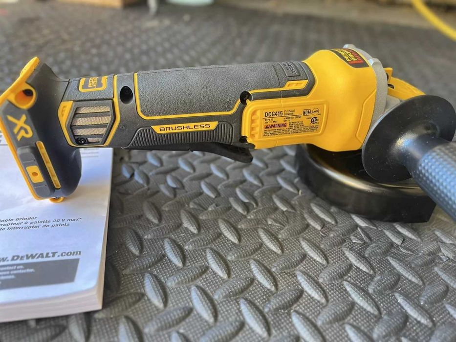 Аккумуляторная болгарка DeWALT DCG415 20v новая