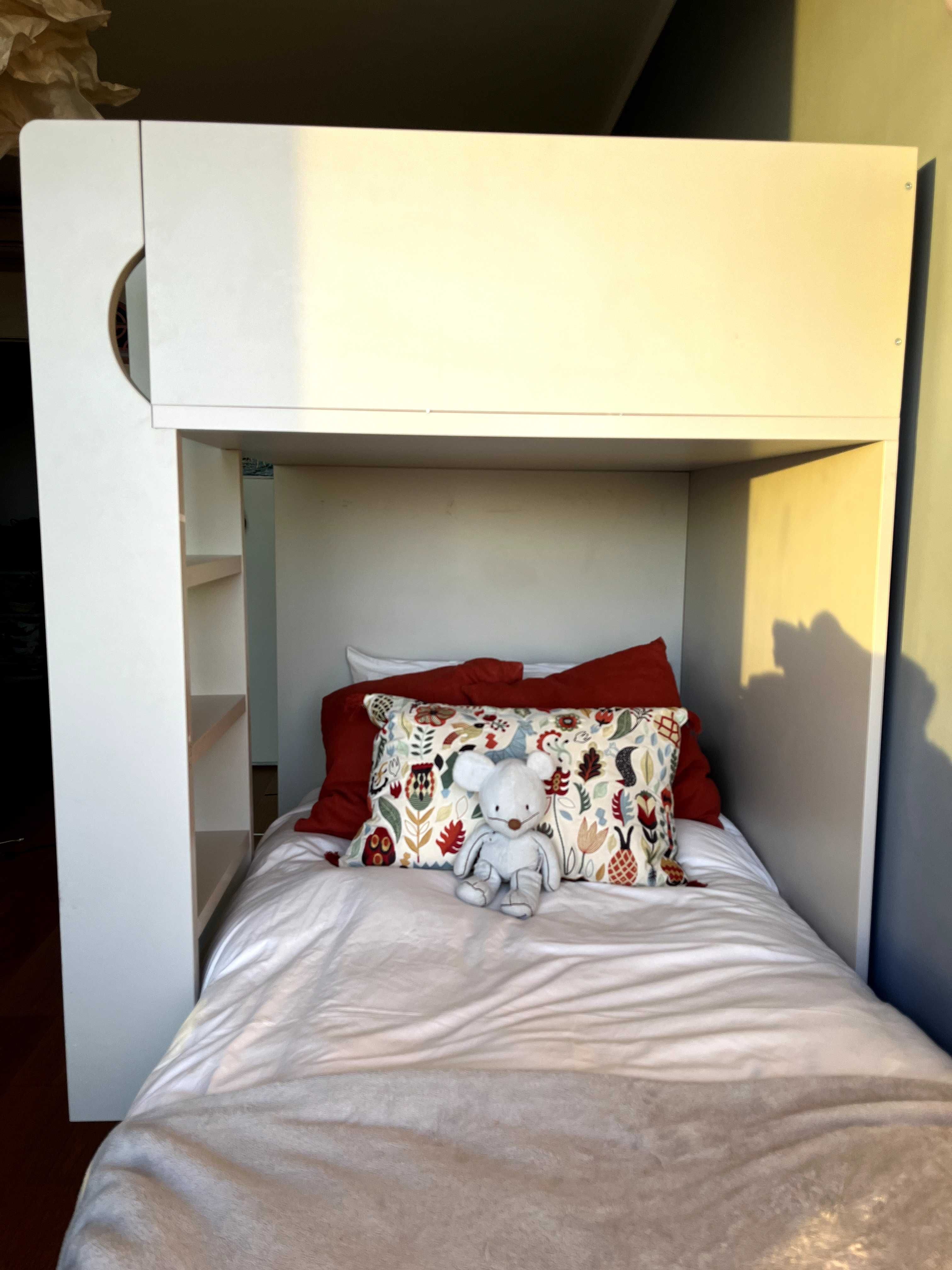 Cama Beliche com arrumação