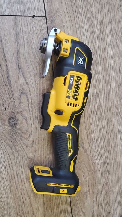 Zestaw 7 narzędzi DeWalt+ 3 baterie. Skrzynka i torba gratis!