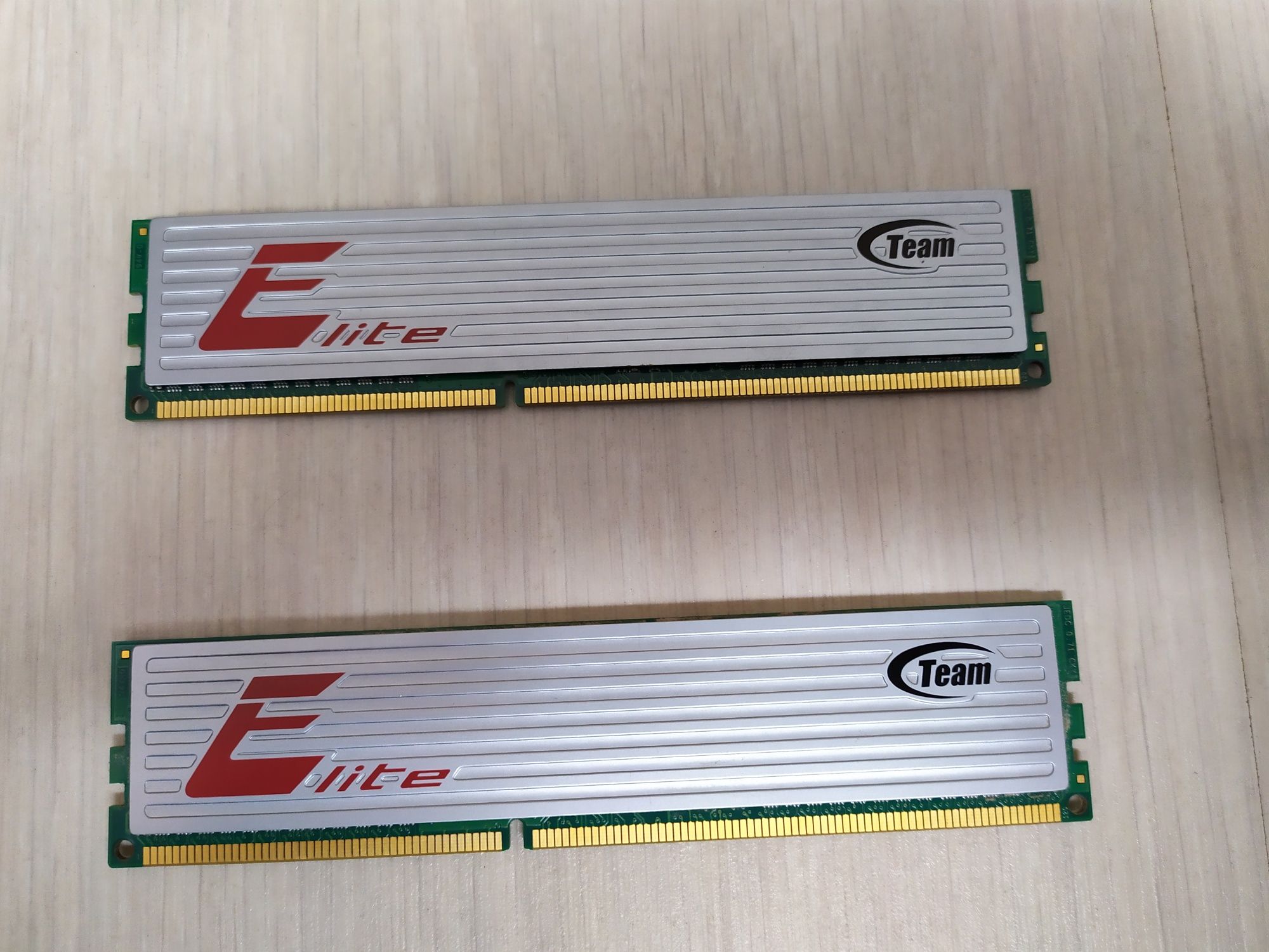 Оперативна пам'ять Team Elite DDR3 2gb