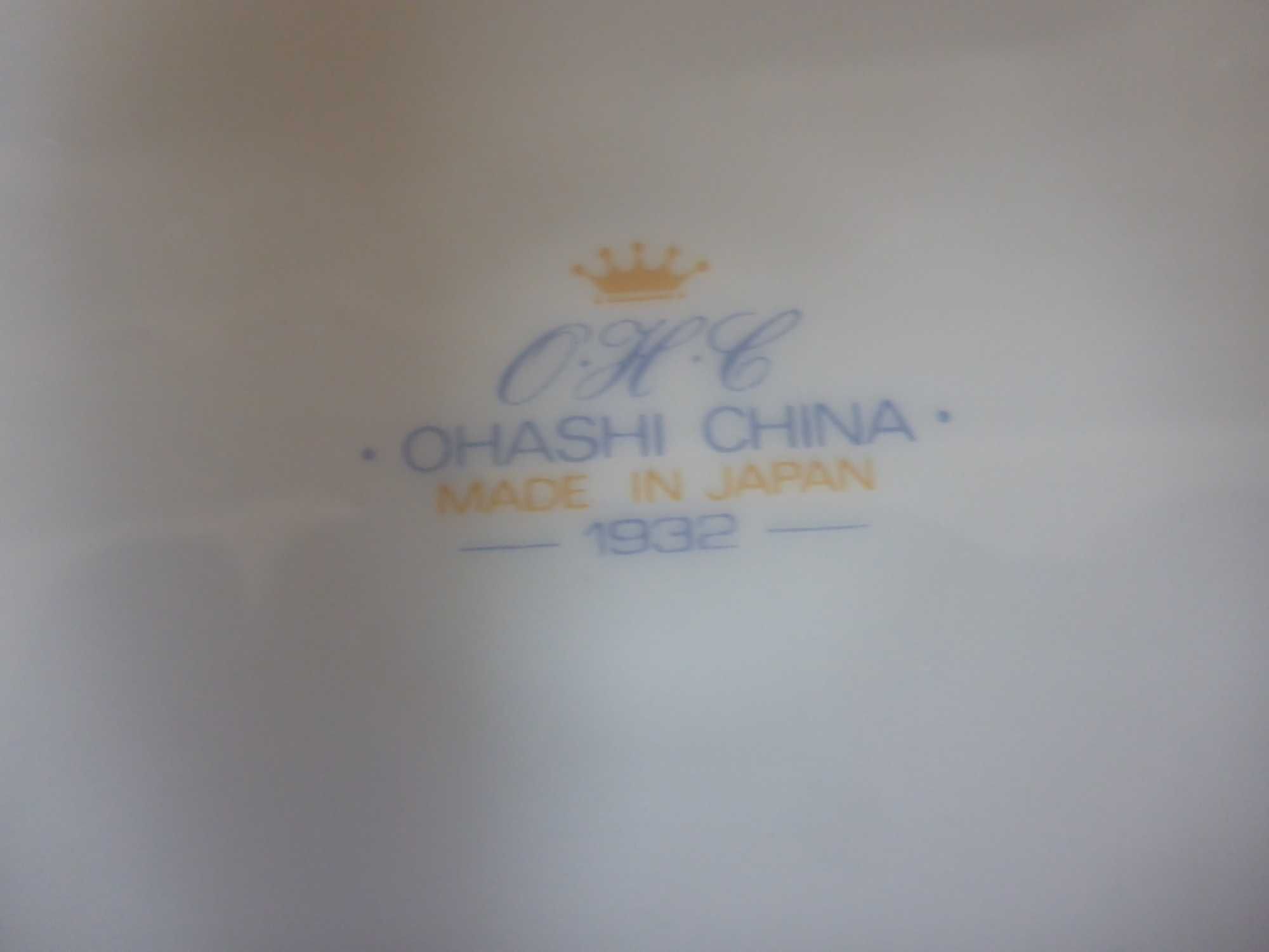 Ohashi China 1932 Chávena 3 pés e pires em porcelana com rebordo prata