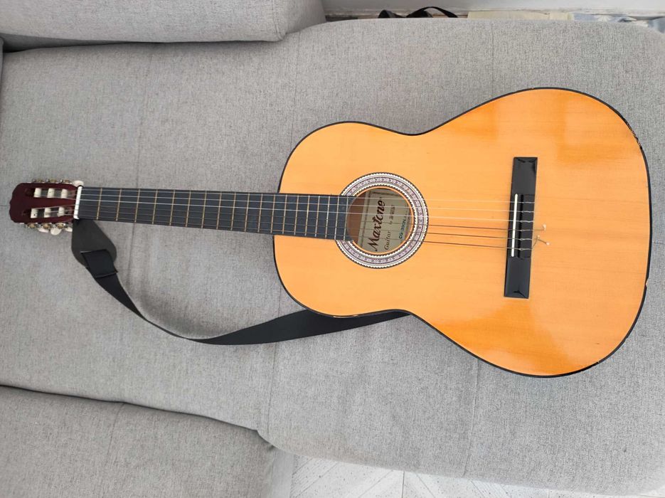 Guitarra tamanho criança