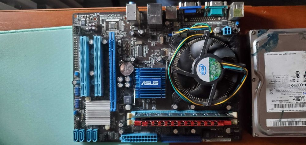 Комплект материнки s775, Celeron E3400, пам'ять, диск та відеокарта