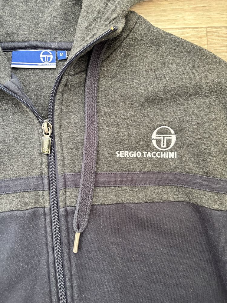 Продам кофту Sergio Tacchini
