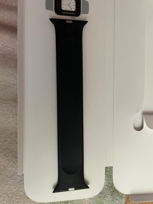 Opaska Solo Loop do Apple Watch w kolorze czarnym - rozmiar 5 (40mm)