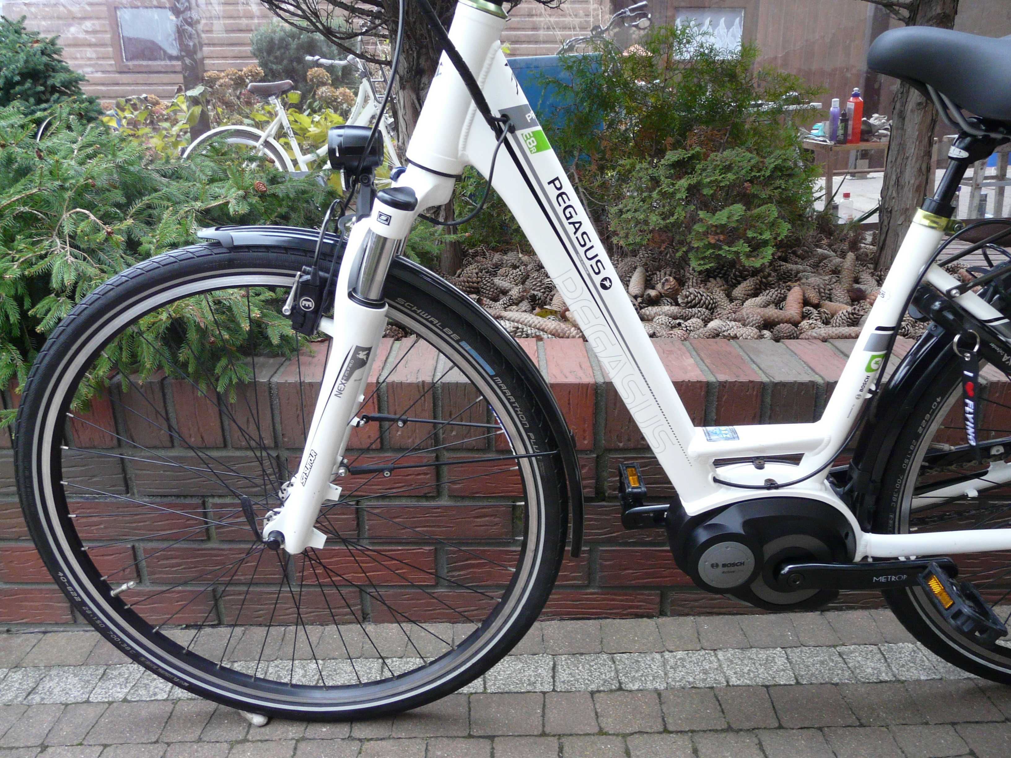 Rower elektryczny PEGASUS Premio E8R 28"/45 Bosch,Magura,Deore,nożny