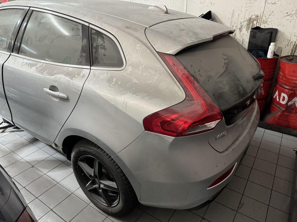 Peças Volvo V40 D2 1.6 - 2015