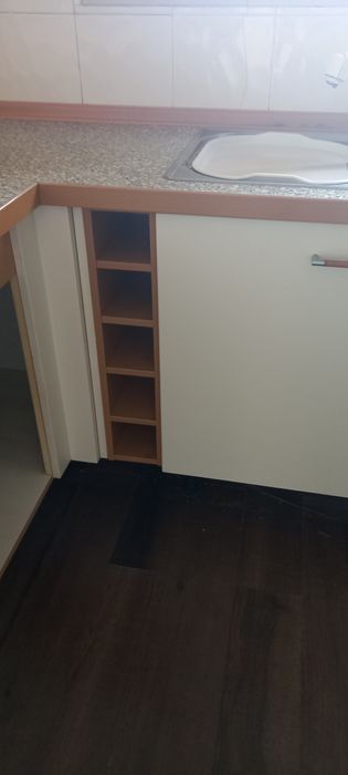 Armários de cozinha e exaustor