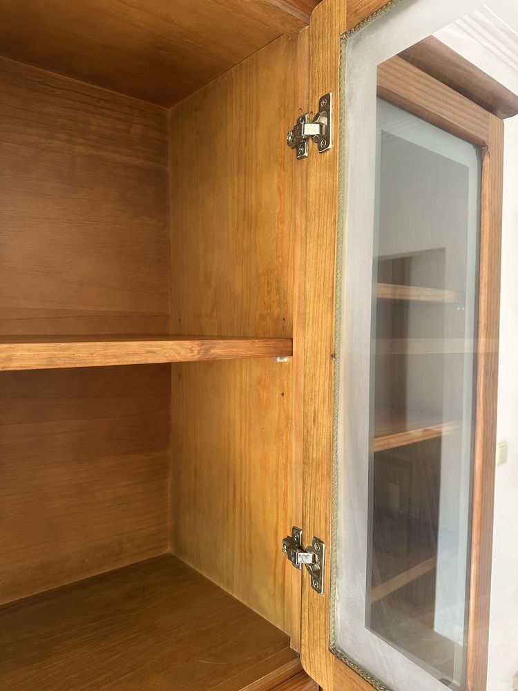 Armário de sala ou móvel de cozinha/louceiro em madeira maciça