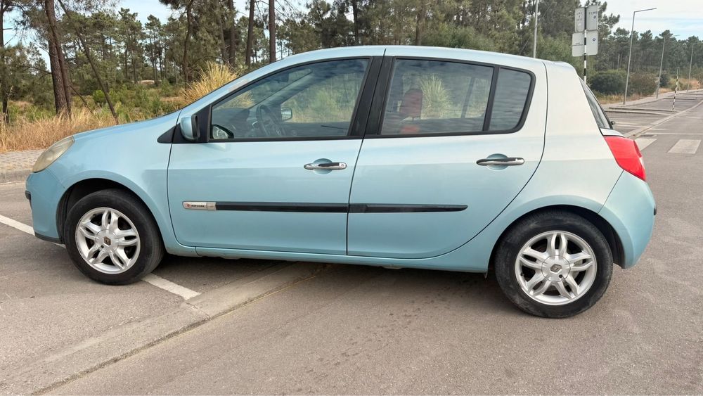 Renault Clio 1.2 16V 75