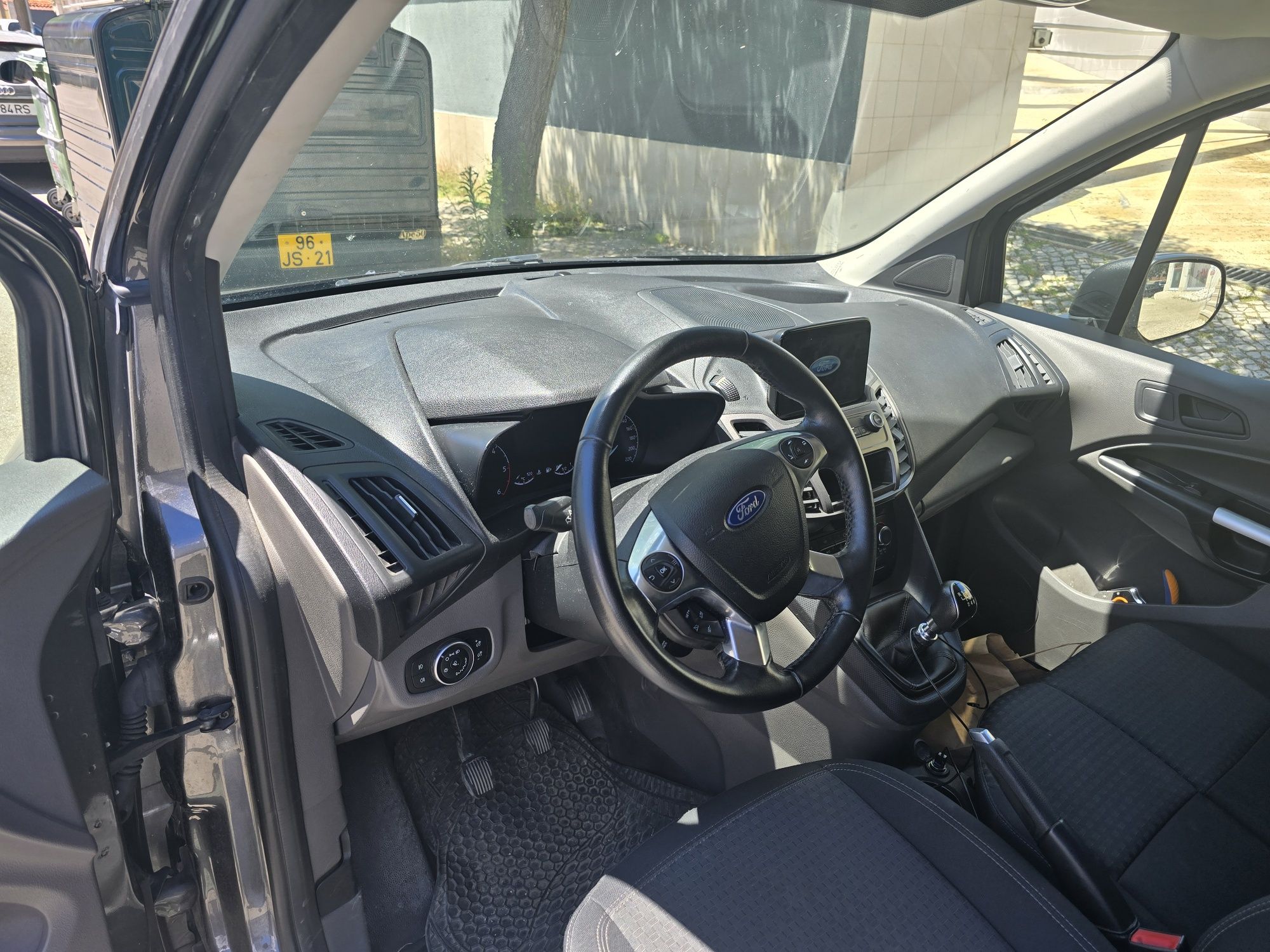Ford Transit Connect - Auto Fúnebre