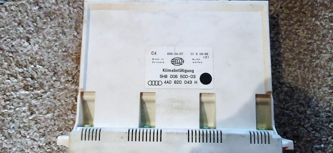 Panel klimatronik Audi 100 A6 C4 rózne numery