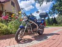 Motocykl Hyosung GT 125 z kufrem (B i A1)