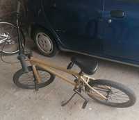 Bicicleta BMX, como nova, dentro da garantia.