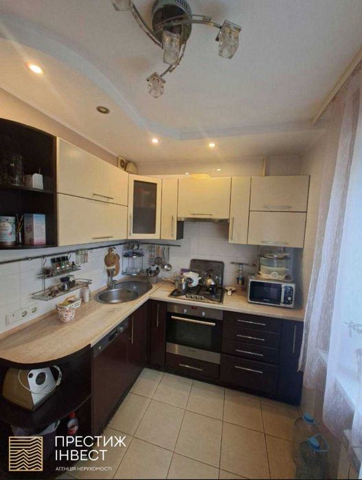 Продаж 3 кімнатної квартири по вулиці Нова 2