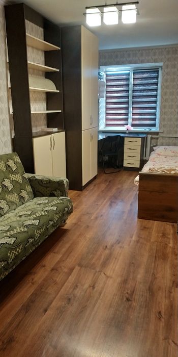 Підселення  для  дівчини Незалежності,Горького