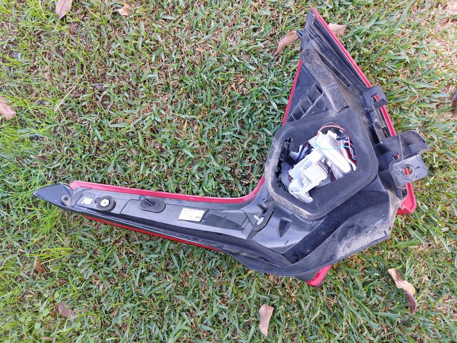 Farolim esquerdo volvo v60 2016