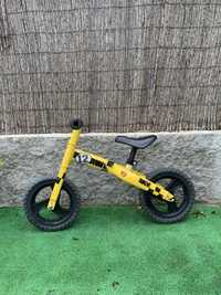 Bicicleta de equilibrio infantil