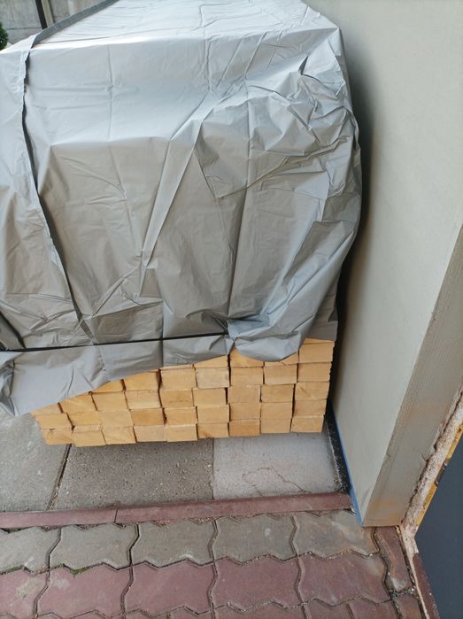 Belki kantówki palety płaskie.