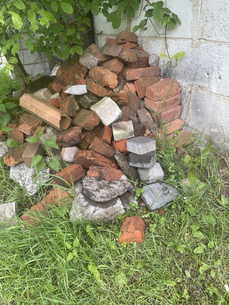 Pustaki suporex, cegły czerwone