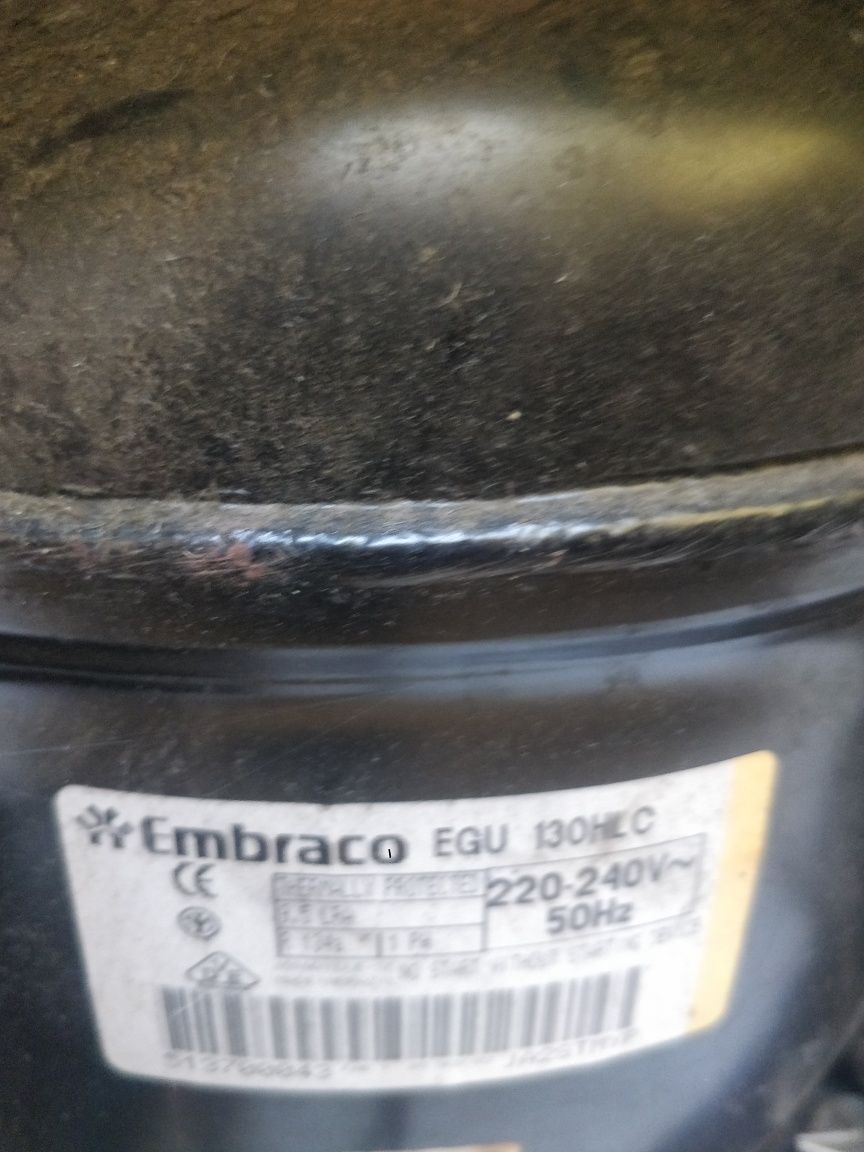 Холодильник AEG в хорошем состоянии