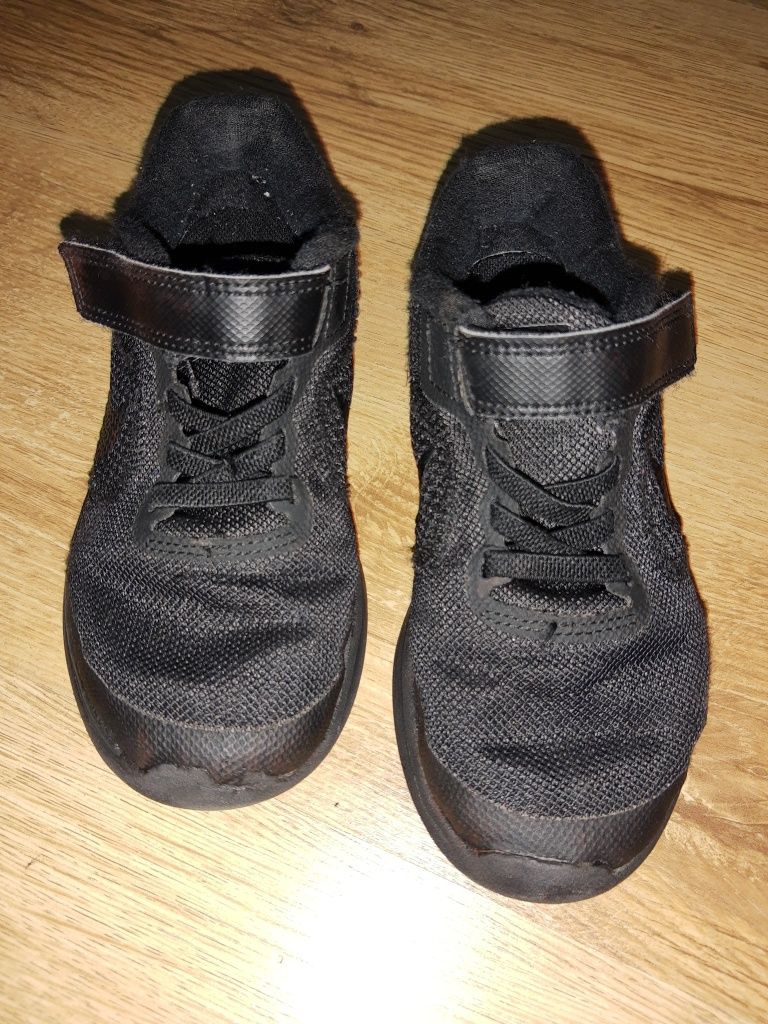 Adidasy Nike czarne 28 .5 buty chłopca na rzepy dziecięce dziecka