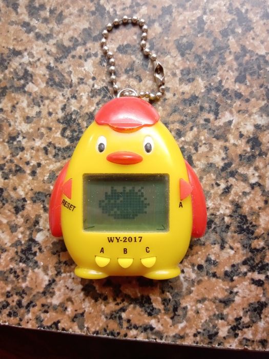 Тамагочи із 90-их ципленок