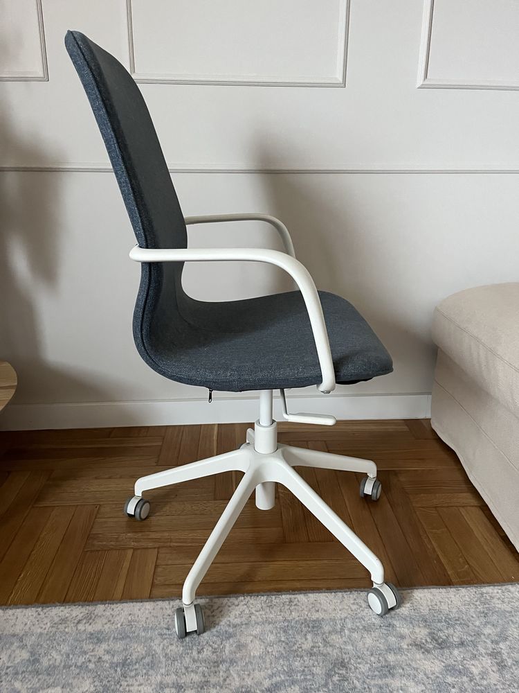 Krzesło biurowe IKEA LÅNGFJÄLL – niebieskie