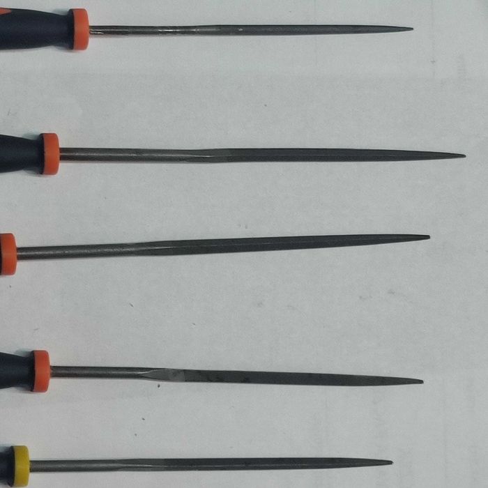 Pilniczki iglaczki w rączkach