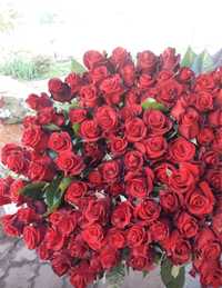 Продаємо 101 шикарну червону троянду!