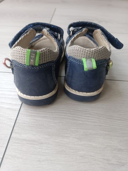 Sandałki skórzane Clibee rozmiar 25