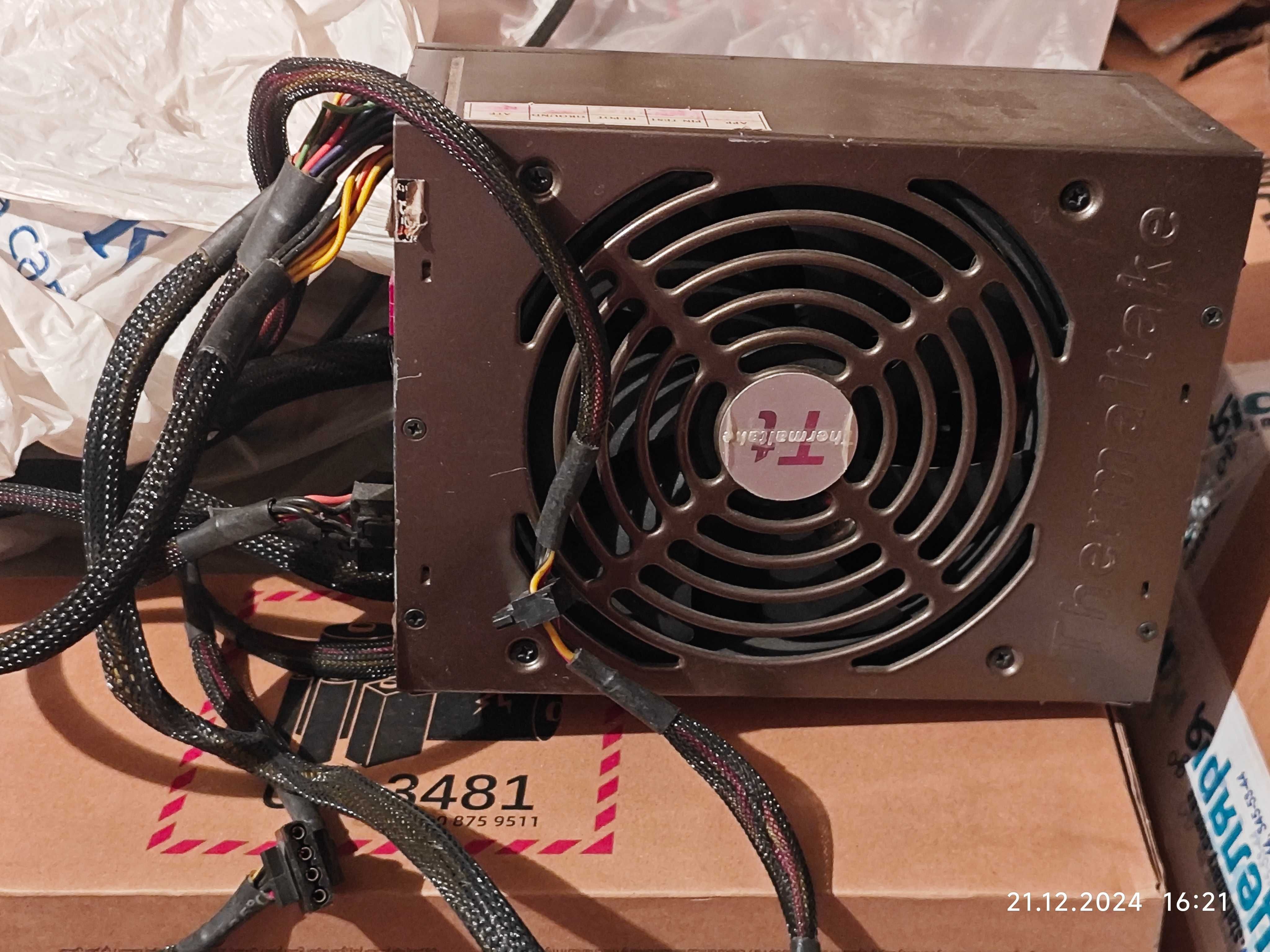 Блоки питания модульные Thermaltake Toughpower 1000W/1200W