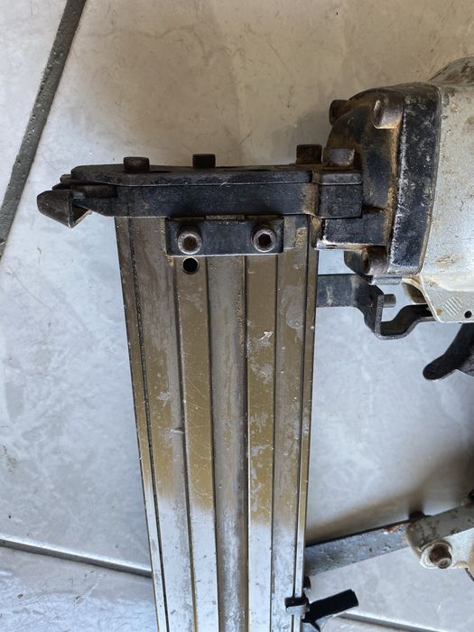 Maquina pregar profissional