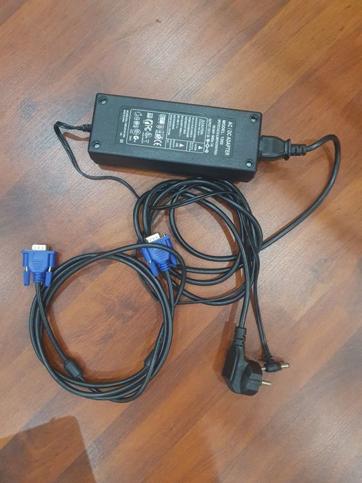 24-дюймовый монитор (61см) Dell S2440L