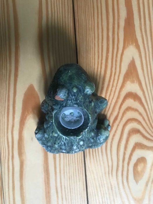 Figurka żaby z wgłębieniem [USZKODZONA]