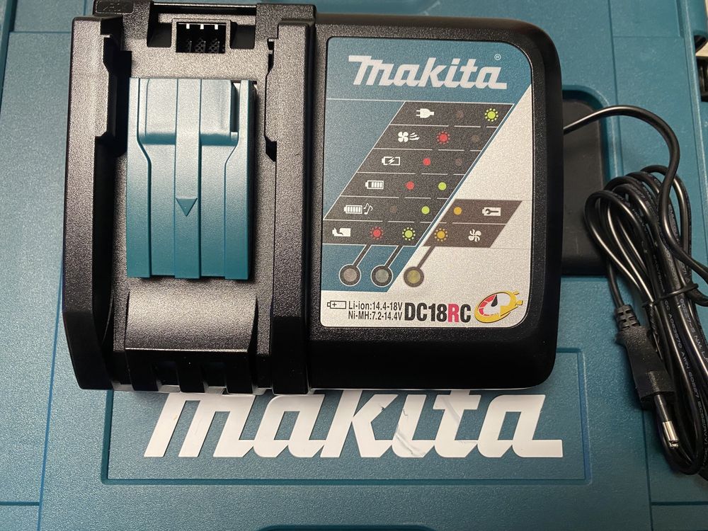 Makita зарядка нова DC18RC