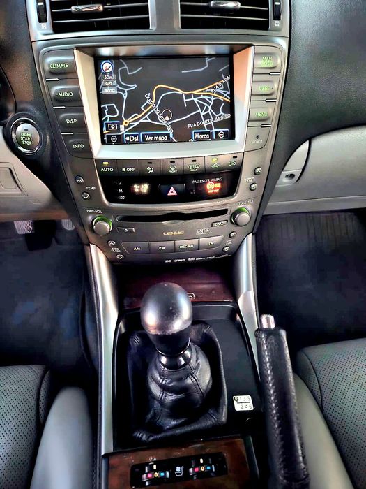 Lexus is 220D ful extras