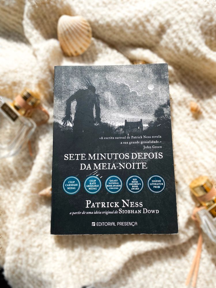 Livro “Sete Minutos Depois da Meia-Noite”, Patrick Ness C/ POSTER