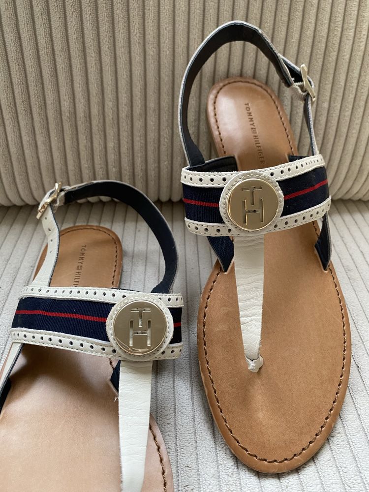 Tommy Hilfiger skóra Sandały skórzane 39 japonki